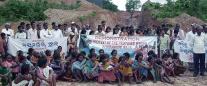Dongria Kond and farmers protest on Niyamgiri